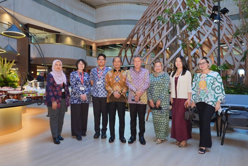ASEAN delegates group photo