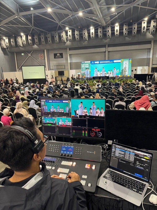 Hybrid event hall coverage